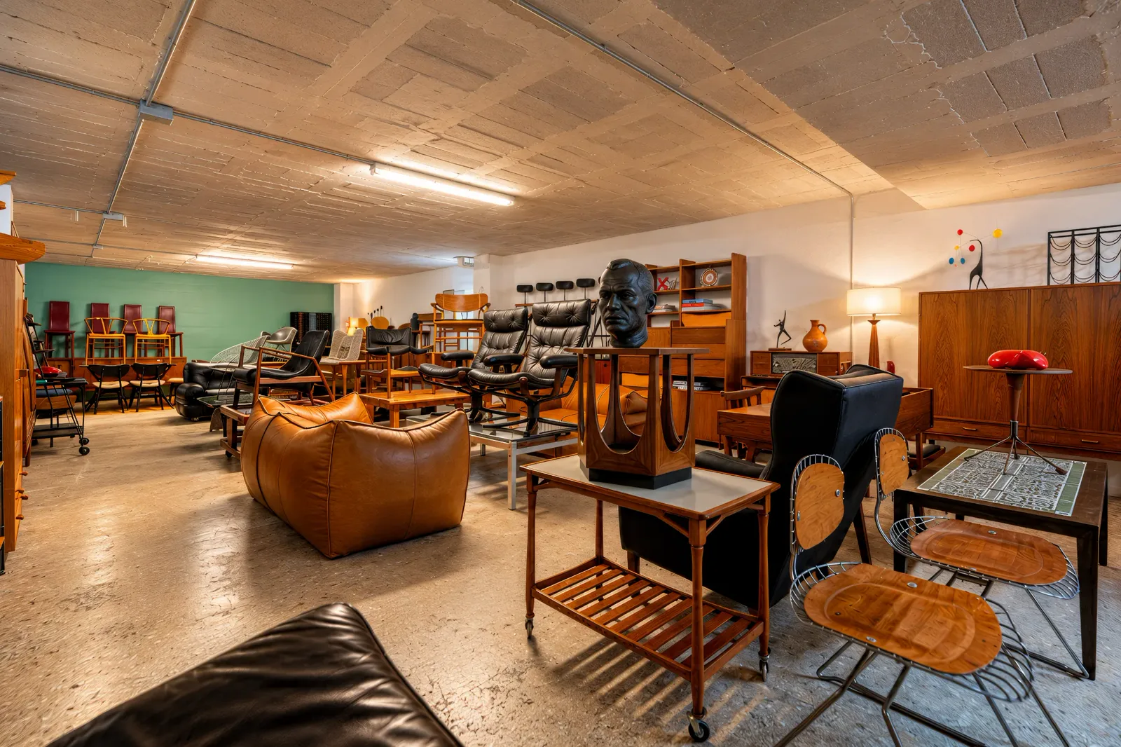 Brand shoot: the mid-century showroom of La Galería at Alhaurín Furniture Emporium